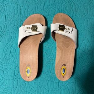 Dr. Scholl's White and Gold Sandals for Comfort and Style